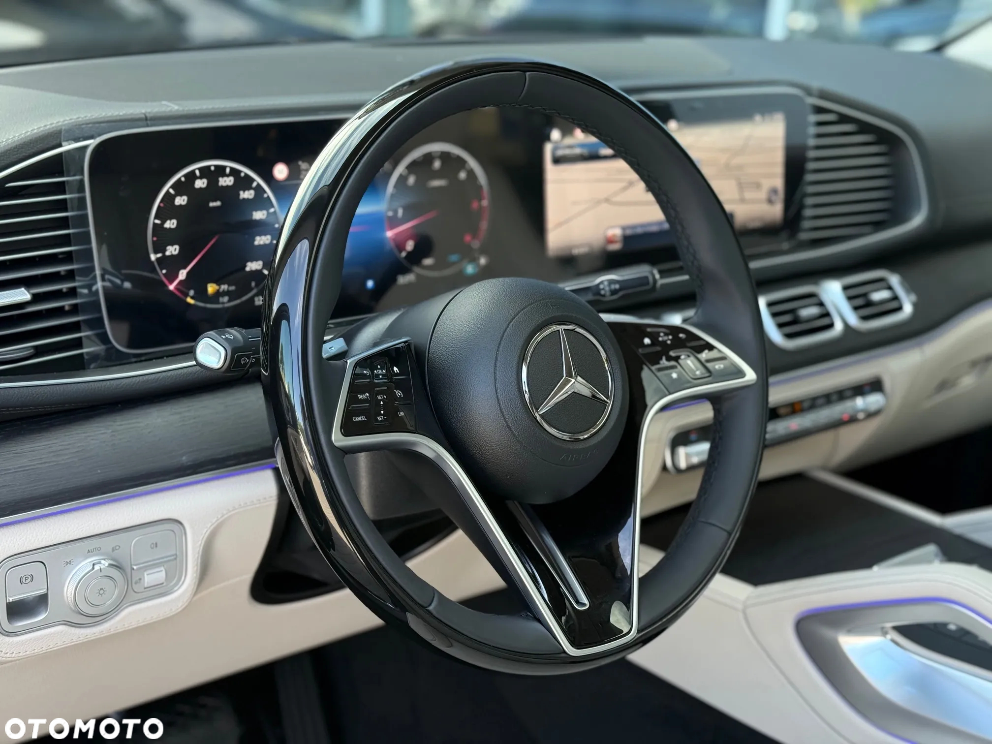 Mercedes-Benz GLE - 12