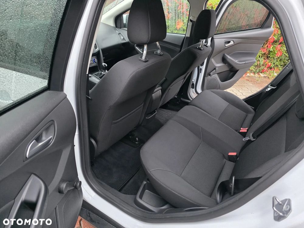 Ford Focus 1.5 EcoBlue Start-Stopp-System TITANIUM - 17