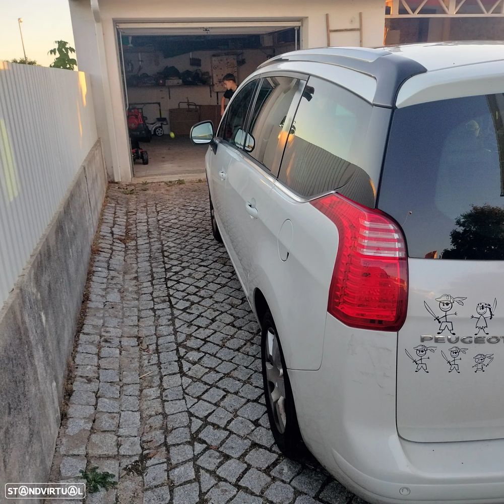 Peugeot 5008 - 4