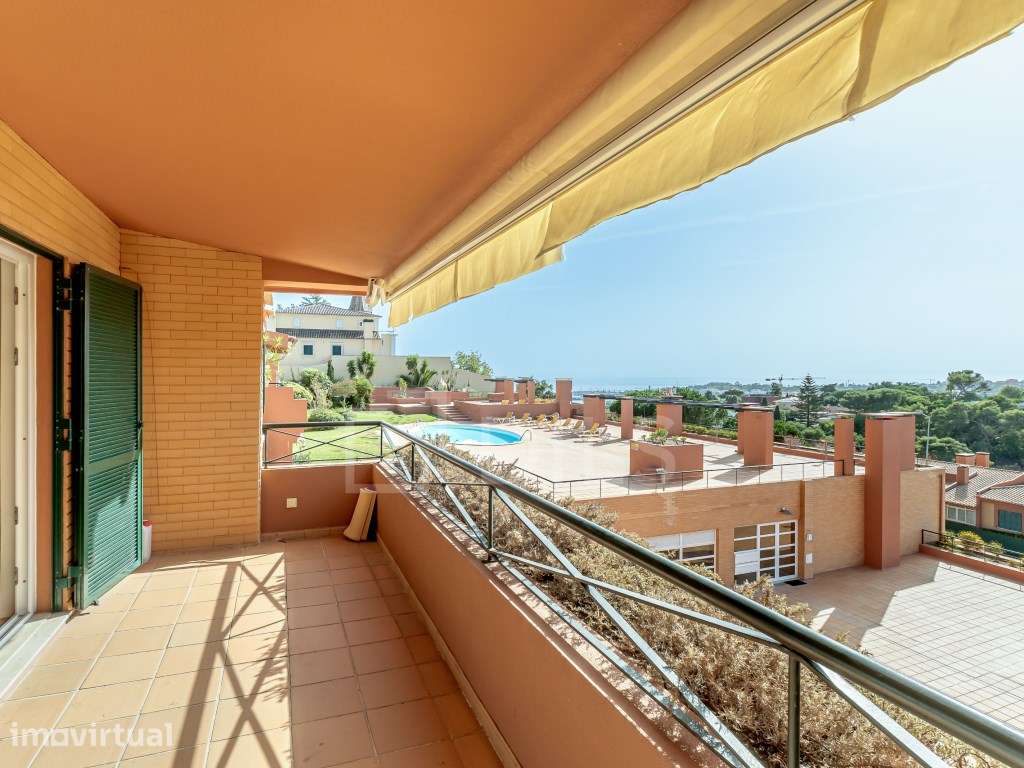 Apartamento T2, com vista mar e piscina, no Monte Estoril. - Grande imagem: 2/20