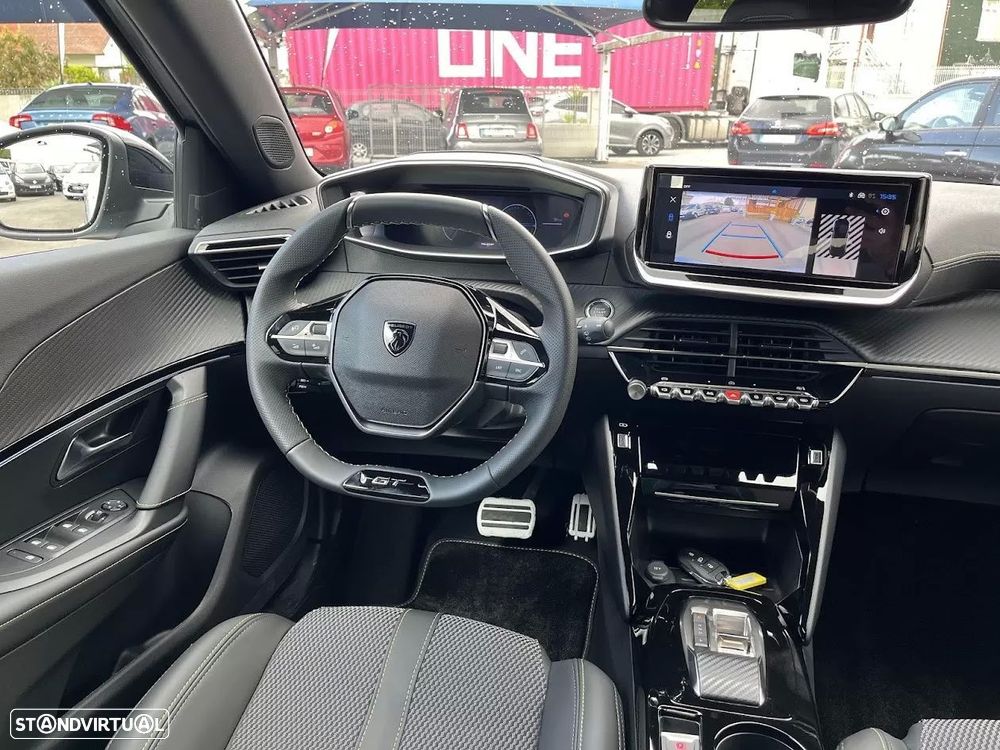 Peugeot e-2008 50 kWh GT - 11