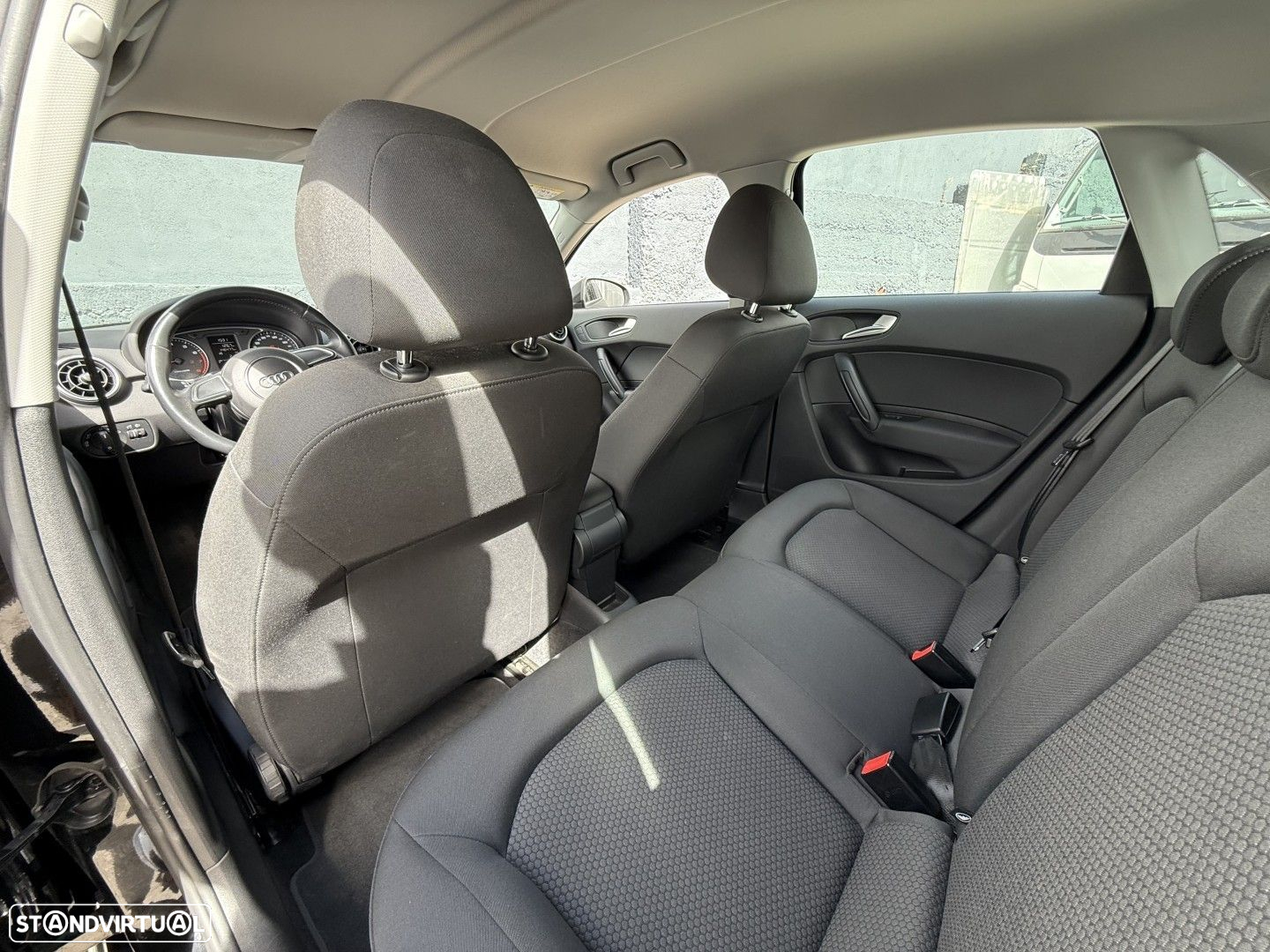 Audi A1 Sportback 1.0 TFSI Design - 12