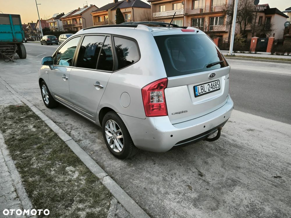Kia Carens - 5