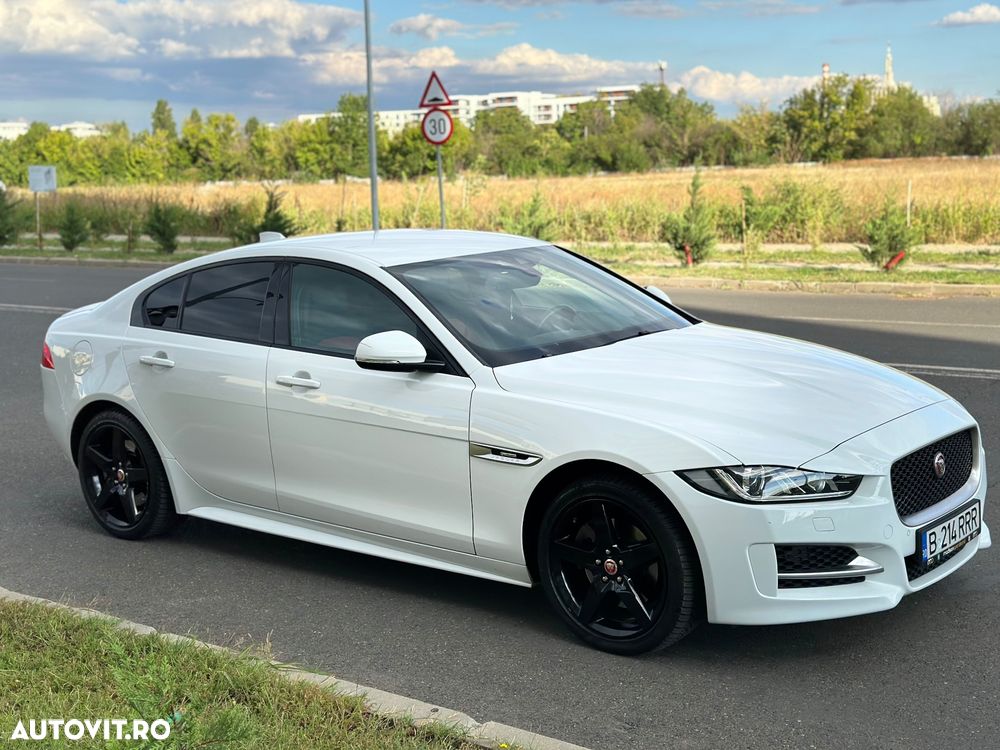 Jaguar XE 2.0 AWD R-Sport - 4