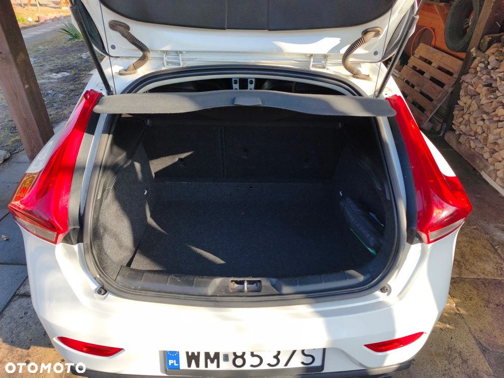 Volvo V40 D4 Drive-E Ocean Race - 24