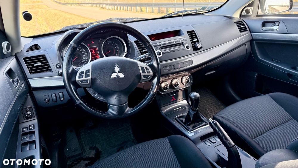 Mitsubishi Lancer 1.8 Intense - 18