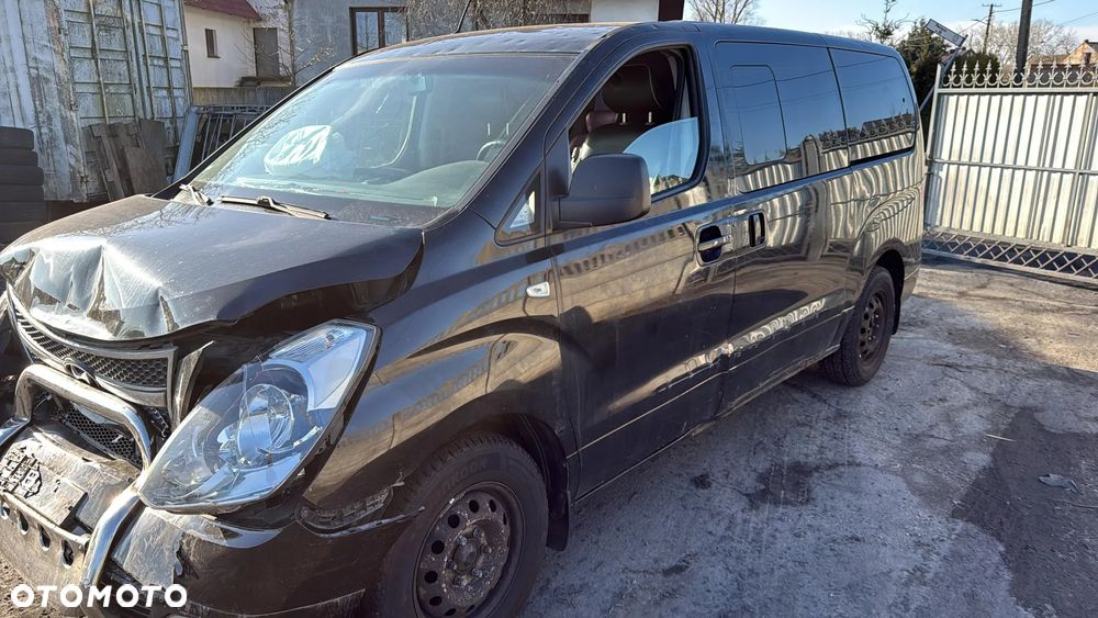 Hyundai H-1 Starex - 2