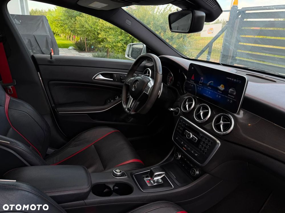 Mercedes-Benz CLA 45 AMG 4-Matic - 21