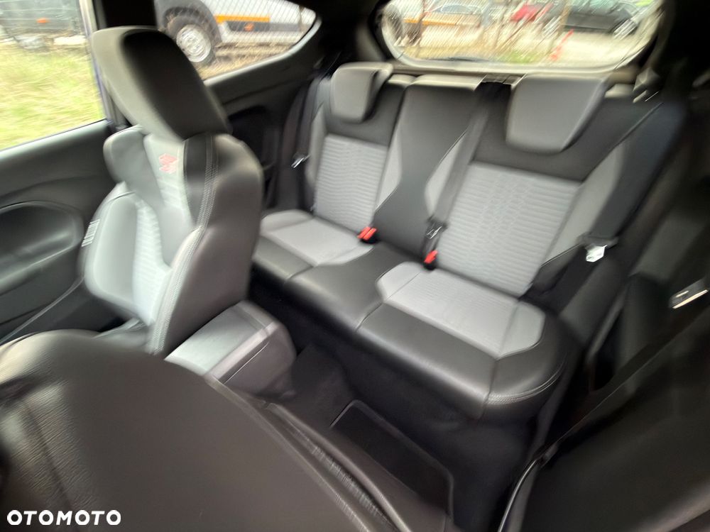 Ford Fiesta 1.6 EcoBoost ST - 33