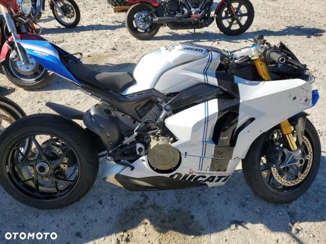 Ducati Panigale V4S - 2