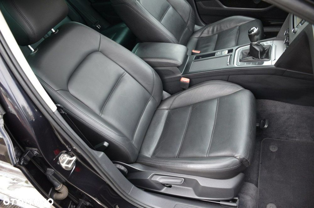 Volkswagen Passat - 25