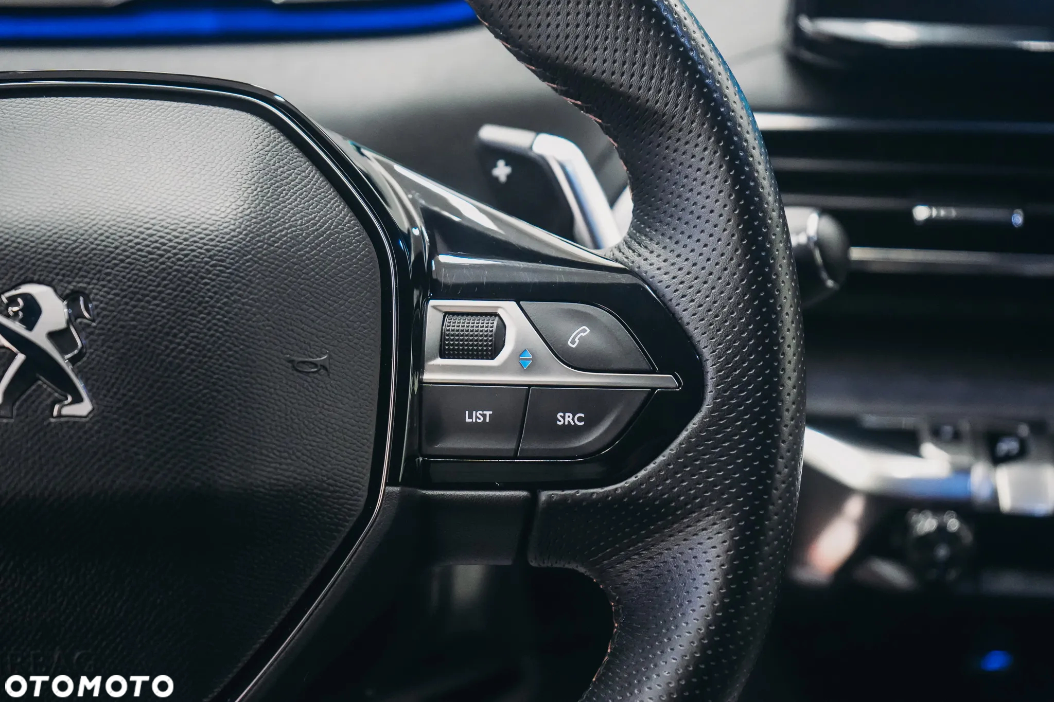 Peugeot 3008 Hybrid4 300 e-EAT8 GT - 17