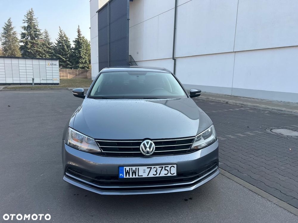 Volkswagen Jetta 2.0 Base - 3