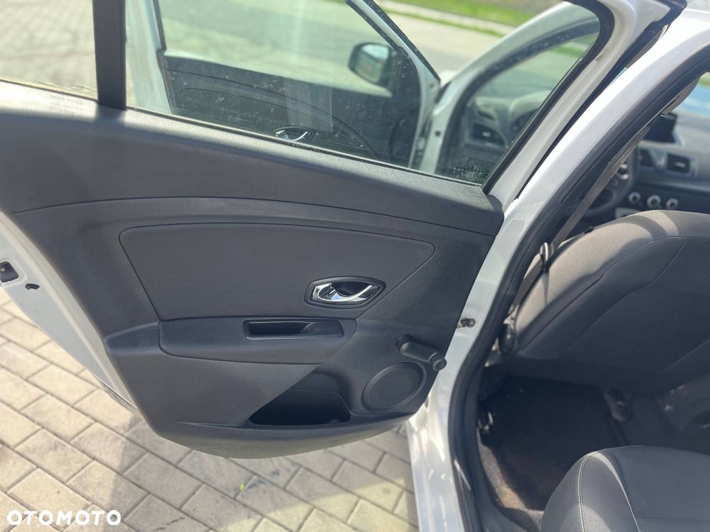 Renault Megane dCi 95 FAP Paris - 15