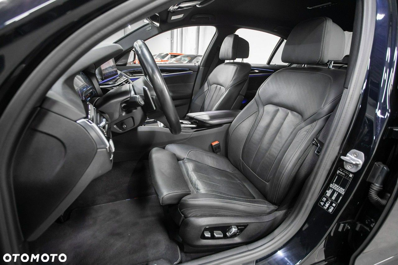 BMW Seria 5 M550d xDrive - 25