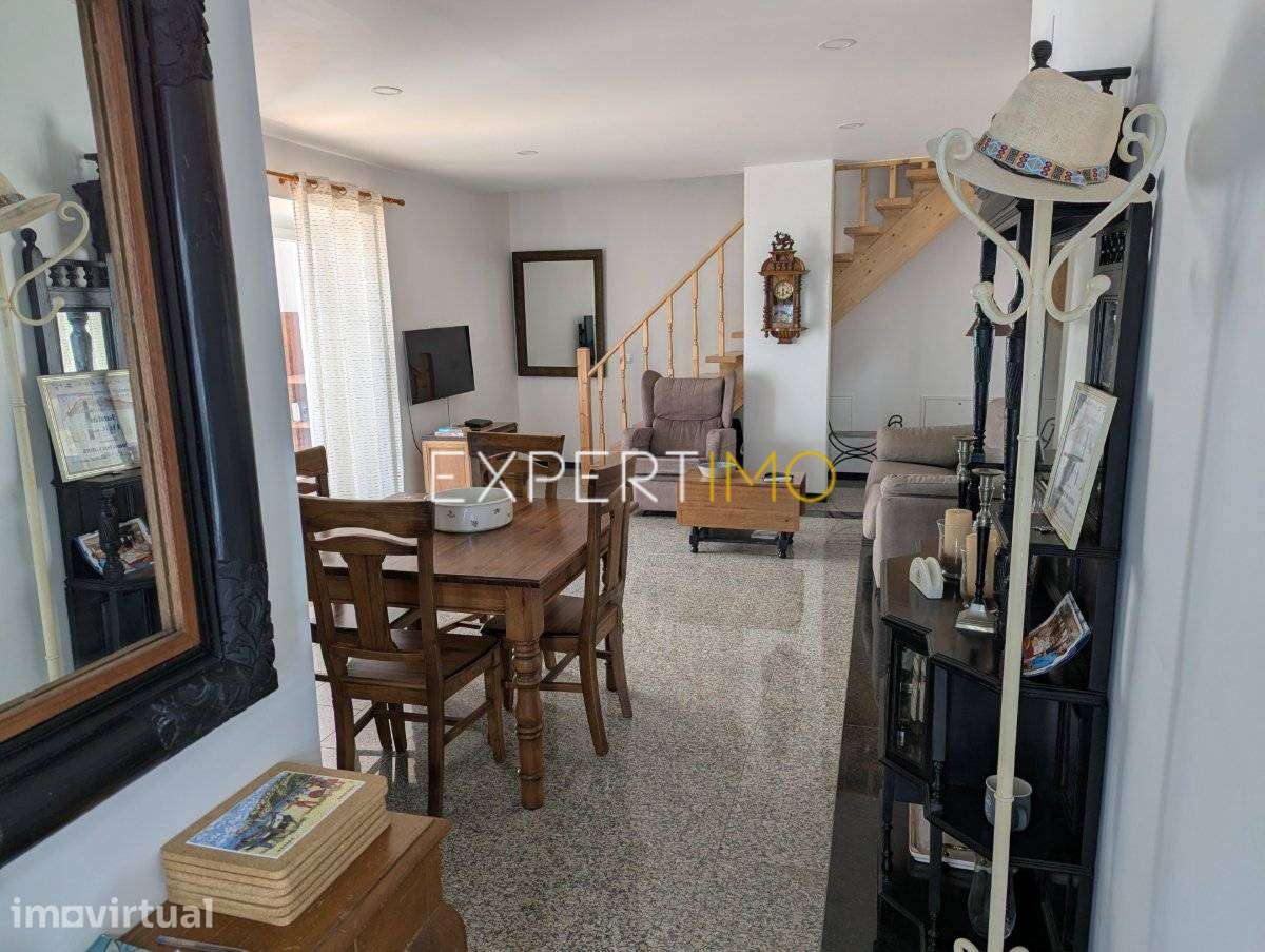 Moradia T3 antiga renovada, quintal, sótão, Alfeizerão Alcobaça - Grande imagem: 5/19