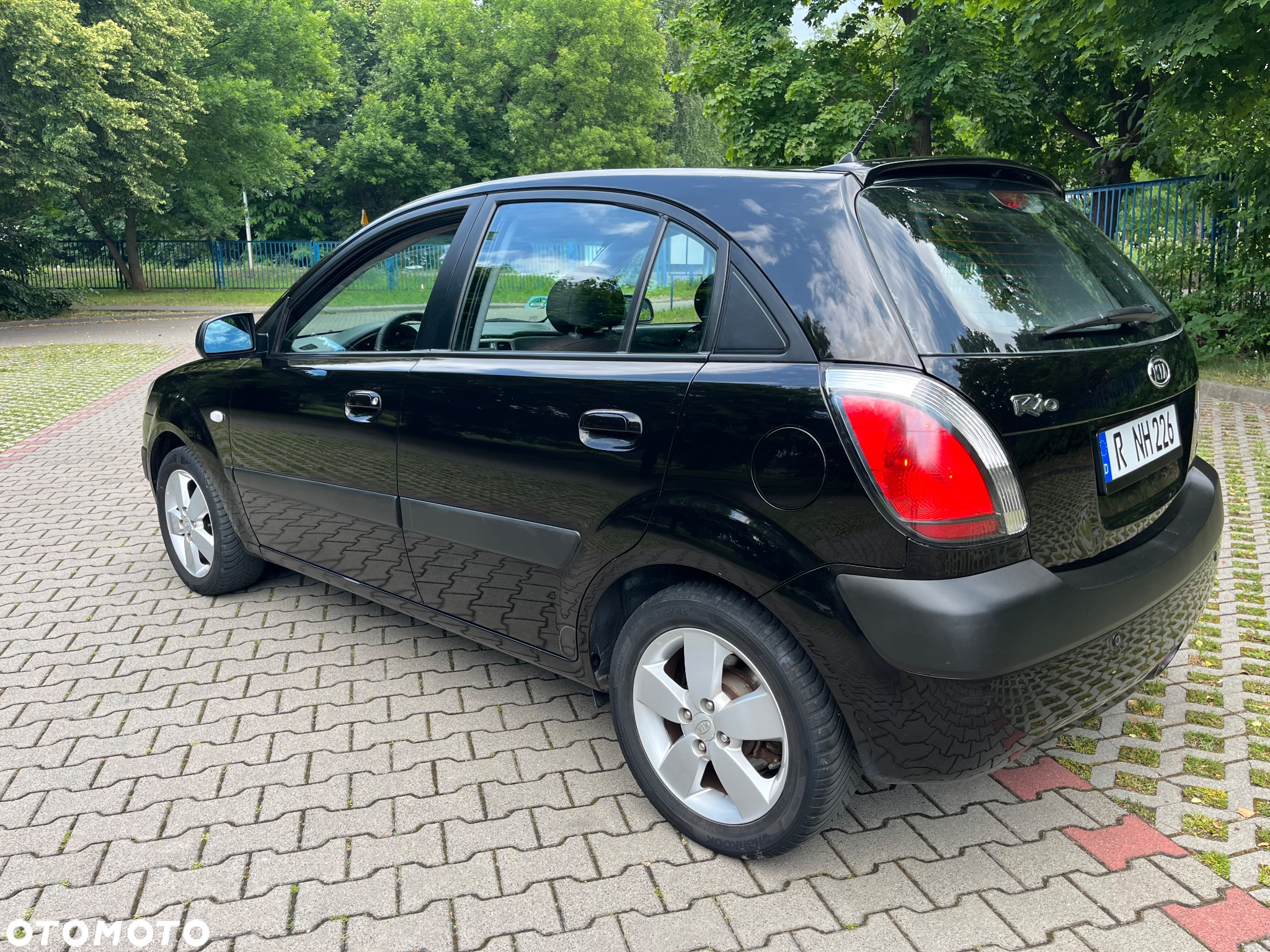 Kia Rio - 2