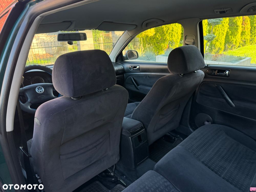 Volkswagen Passat 2.0 Basis - 10