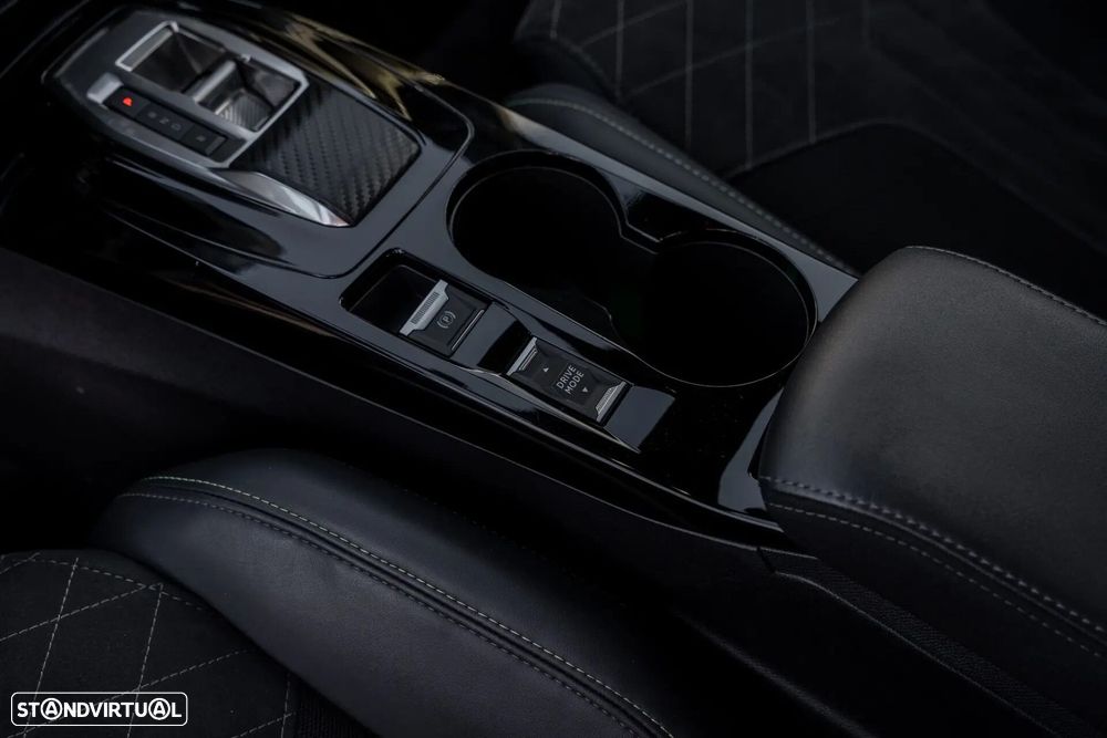 Peugeot e-2008 50 kWh GT - 16