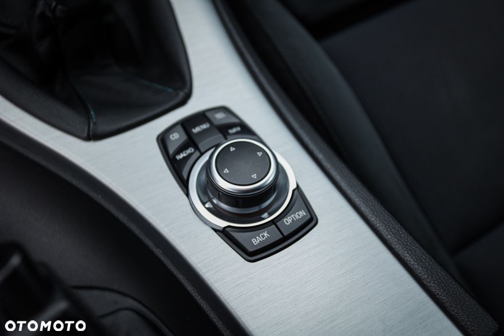 BMW Seria 3 318i Edition Sport - 31