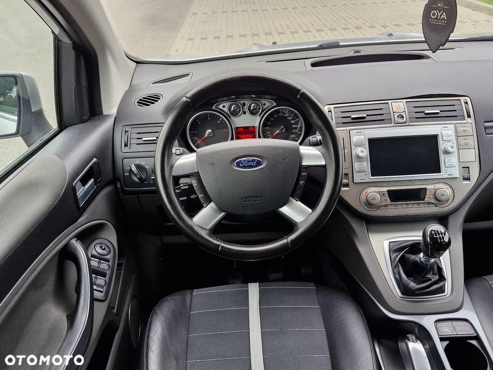 Ford Kuga 2.0 TDCi 2x4 Titanium - 14