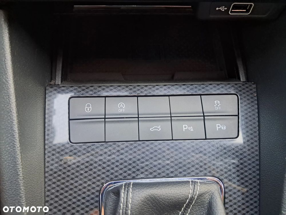 Skoda Octavia 2.0 TDI DSG RS - 31