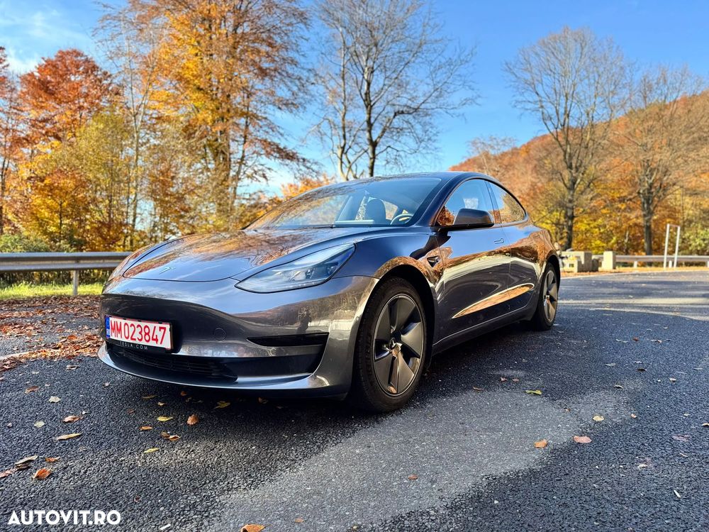Tesla Model 3 Standard Reichweite Plus Hinterradantrieb - 3