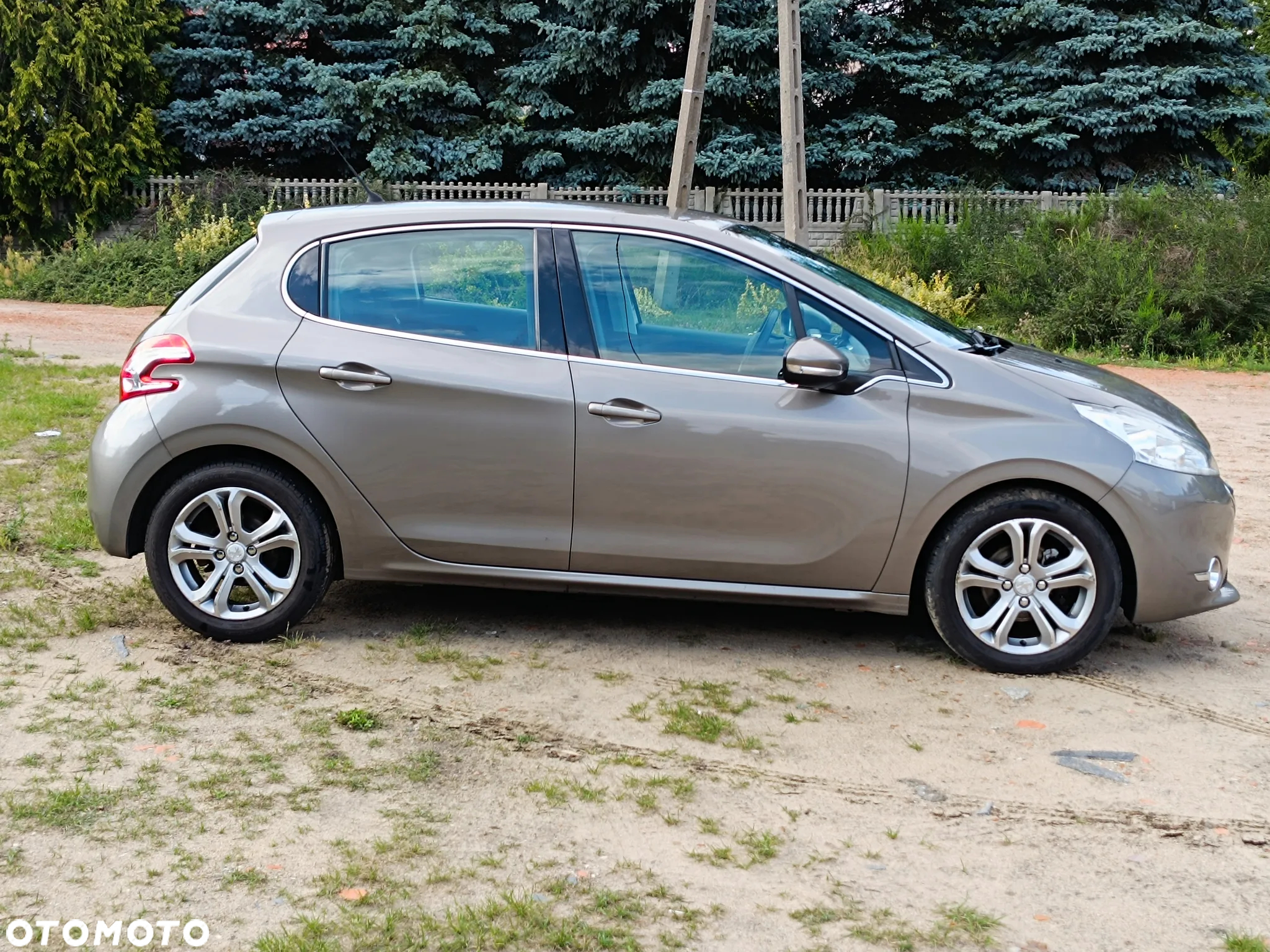Peugeot 208 1.6 e-HDi Allure STT - 10
