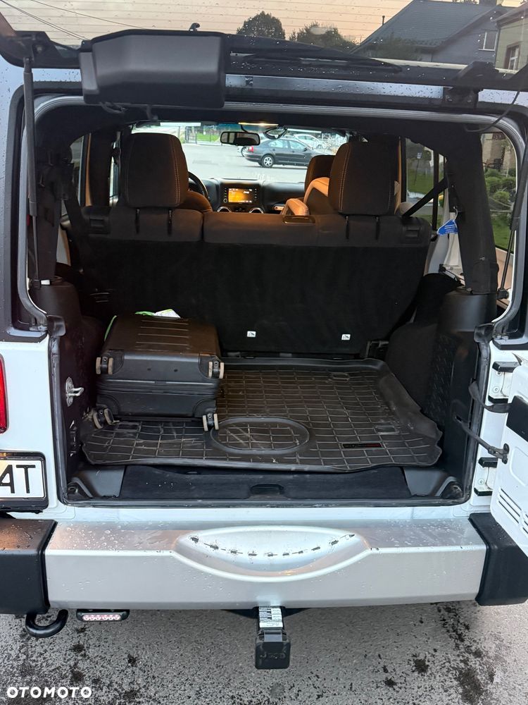 Jeep Wrangler 3.6 Unlim Sahara - 19