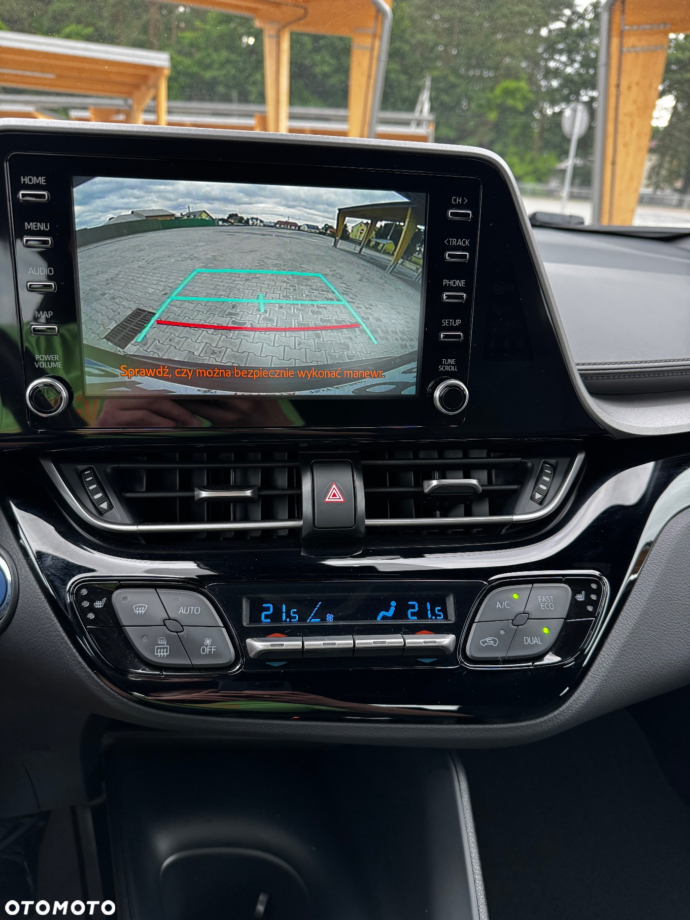 Toyota C-HR Hybrid Style - 17