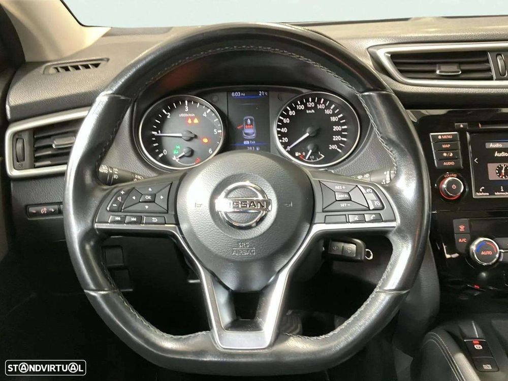 Nissan Qashqai 1.5 dCi N-Connecta J18 - 11