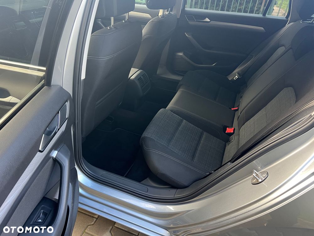 Volkswagen Passat 2.0 TDI EVO Business DSG - 20