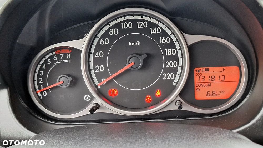 Mazda 2 - 8