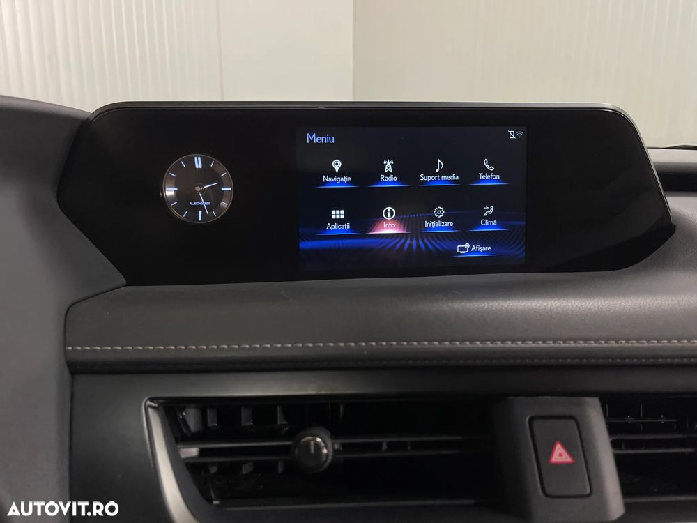 Lexus UX 250h Business Edition - 16