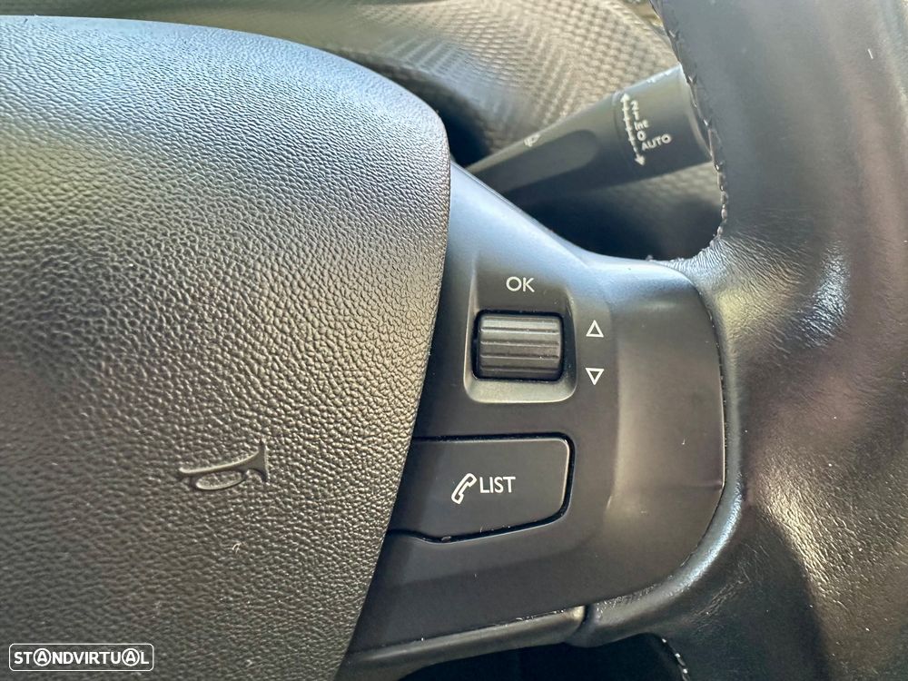 Peugeot 208 82 VTI Allure - 30