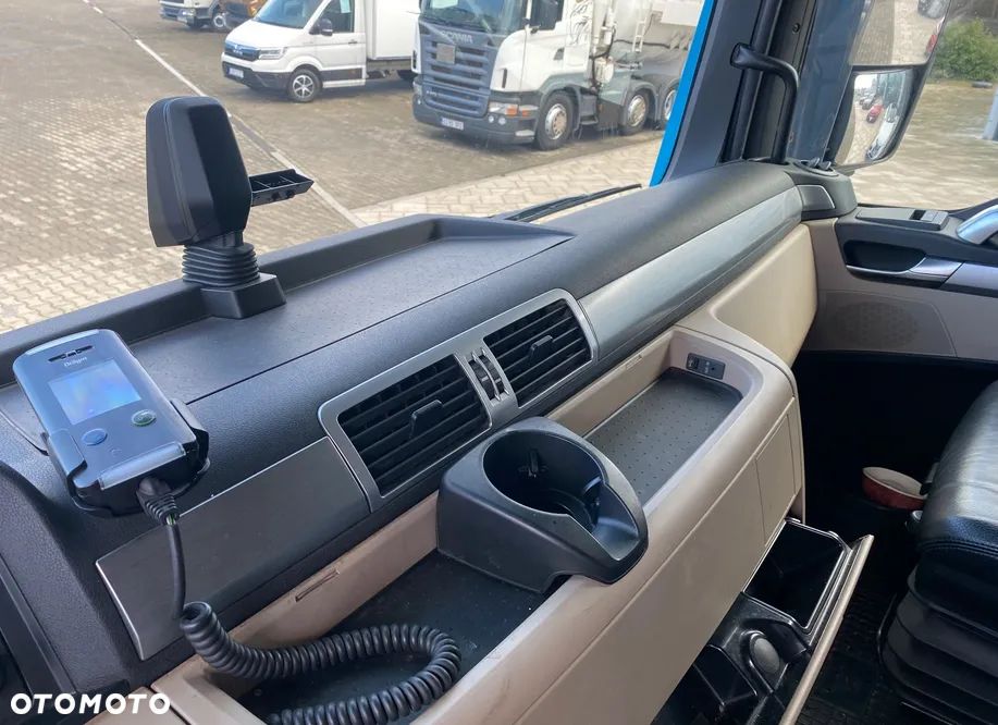 MAN TGX 26.500 / 6X2 / MEGA / SERWIS na 496TKM / RAMA / 3 OŚ SKRĘTNA + PODNOSZONA / KABINA SYPIALNIANA - 24