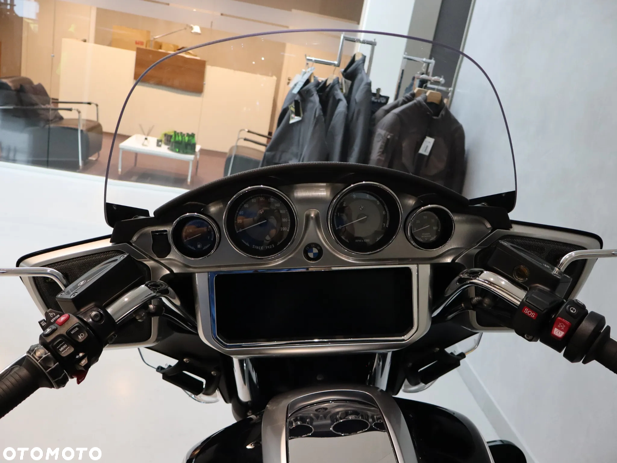 BMW R - 19