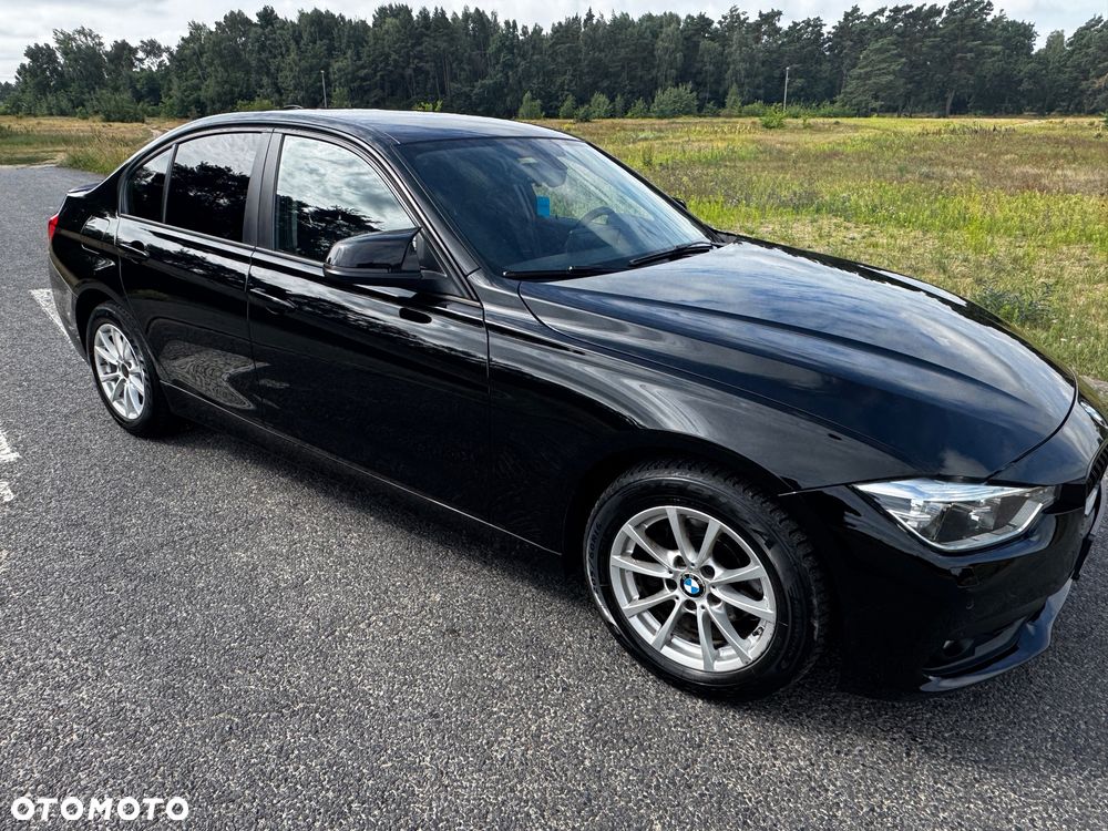 BMW Seria 3 320i - 28