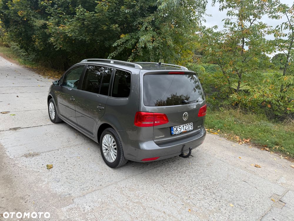 Volkswagen Touran - 23