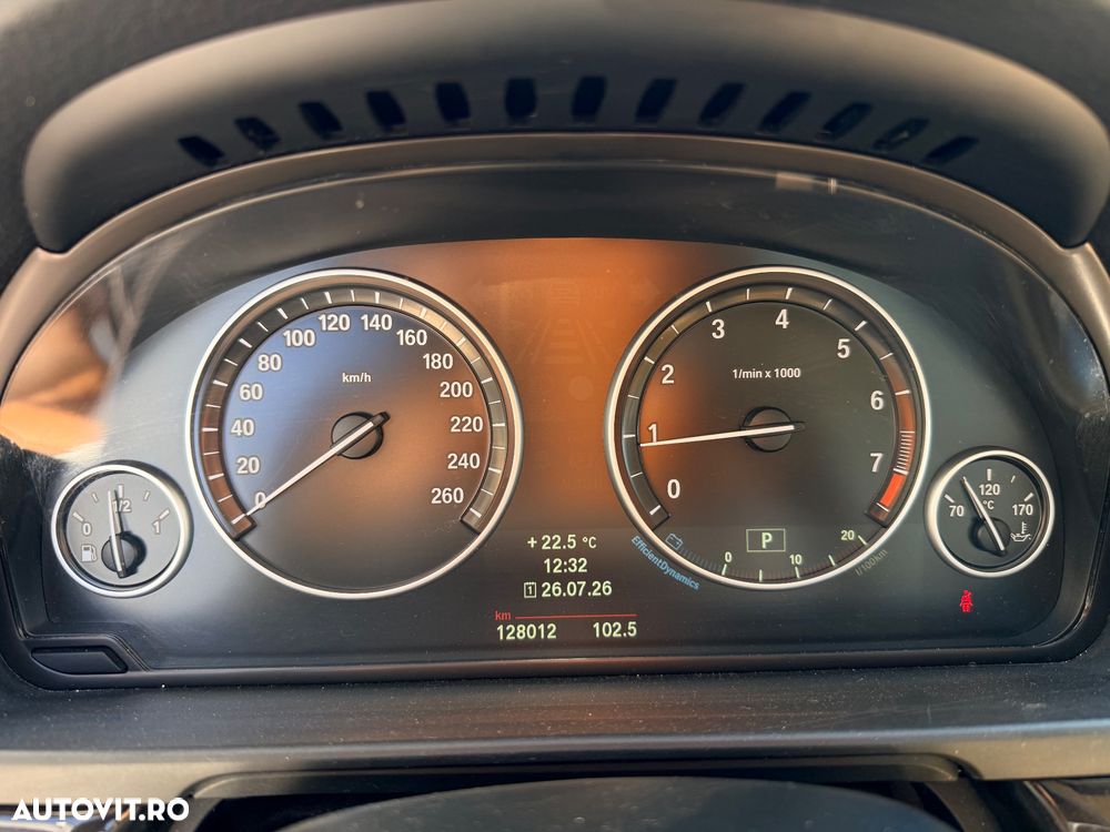 BMW Seria 5 520i Aut. - 8