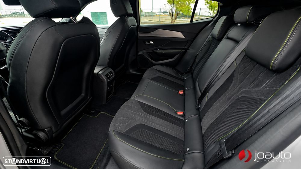 Peugeot 408 - 12