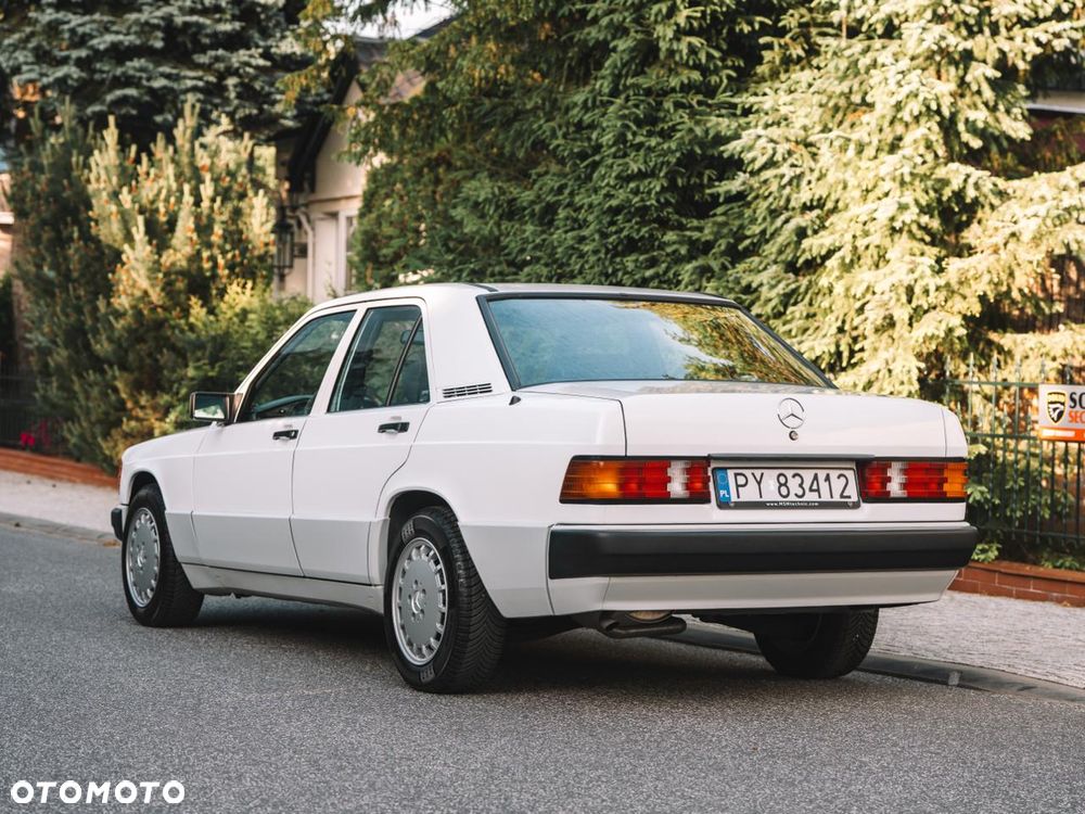 Mercedes-Benz W201 (190) - 4