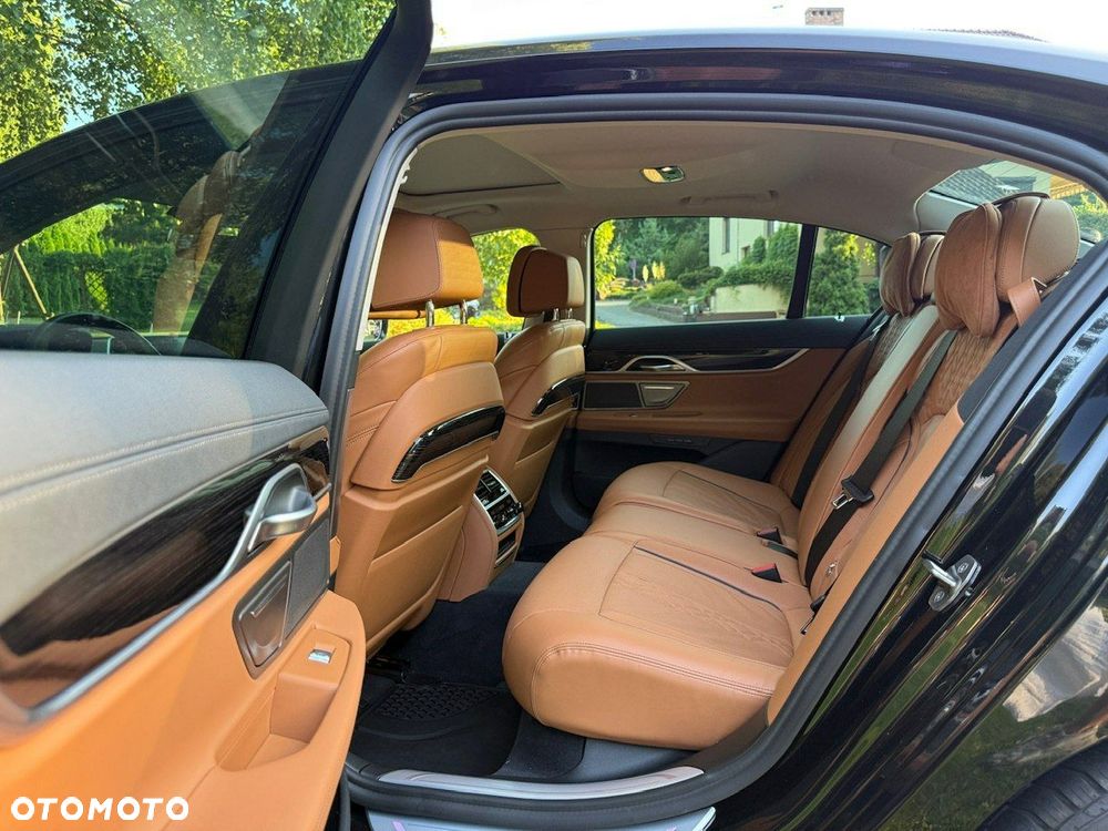 BMW Seria 7 - 33