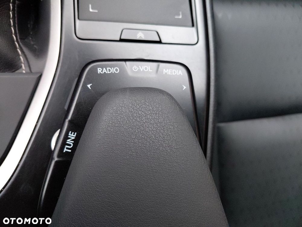 Lexus UX - 20