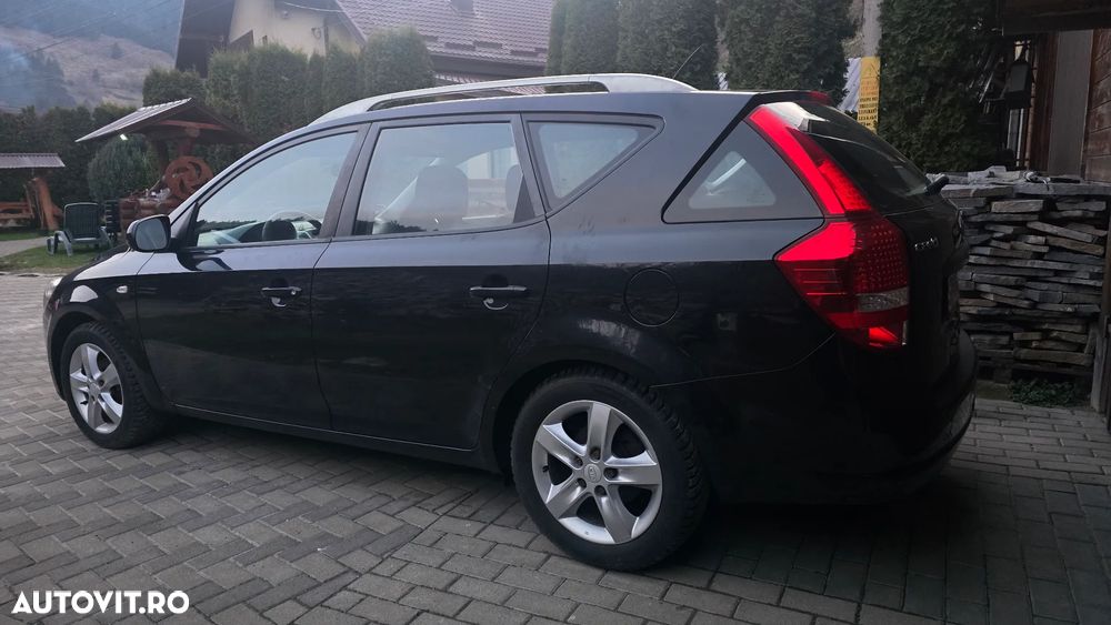 Kia Ceed 1.6 CRDi 128 Dream-Team Edition - 3