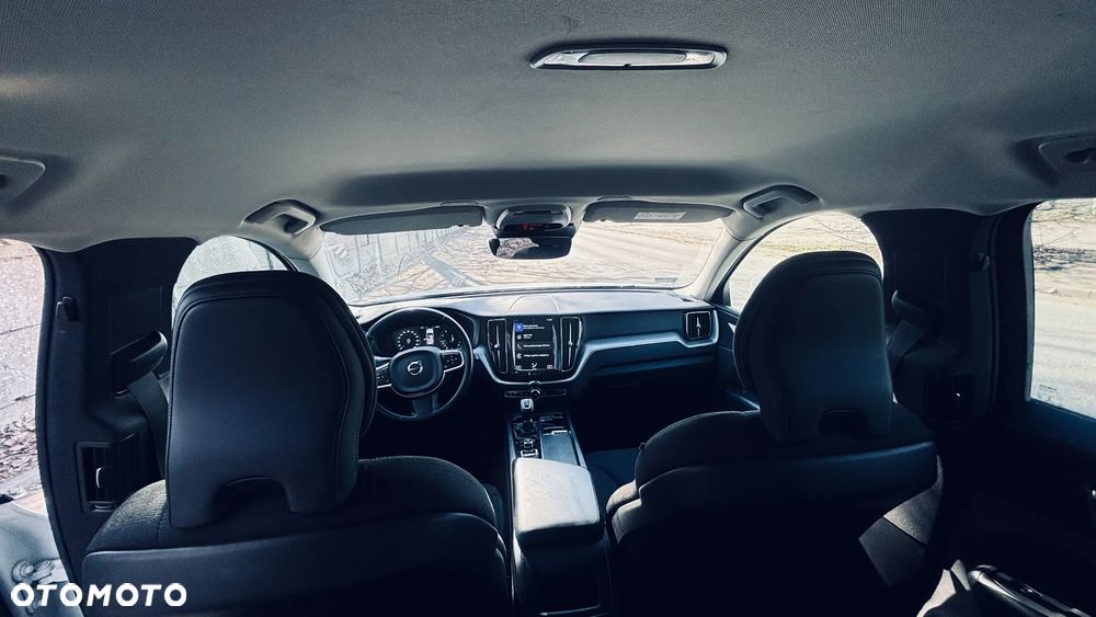 Volvo XC 60 T4 Momentum - 3