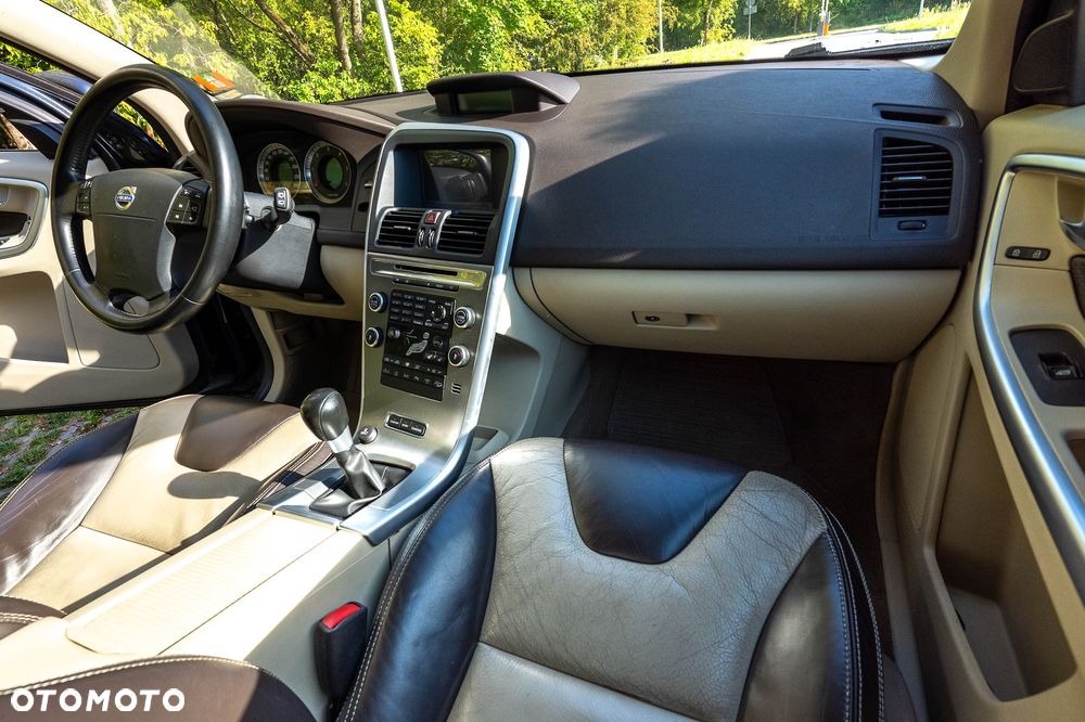 Volvo XC 60 2.4D AWD Summum - 19