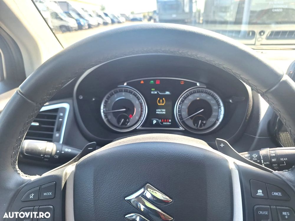 Suzuki SX4 S-Cross 1.5 HEV Passion - 6