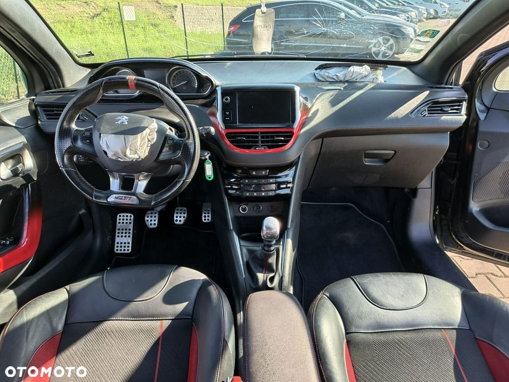 Peugeot 208 - 10