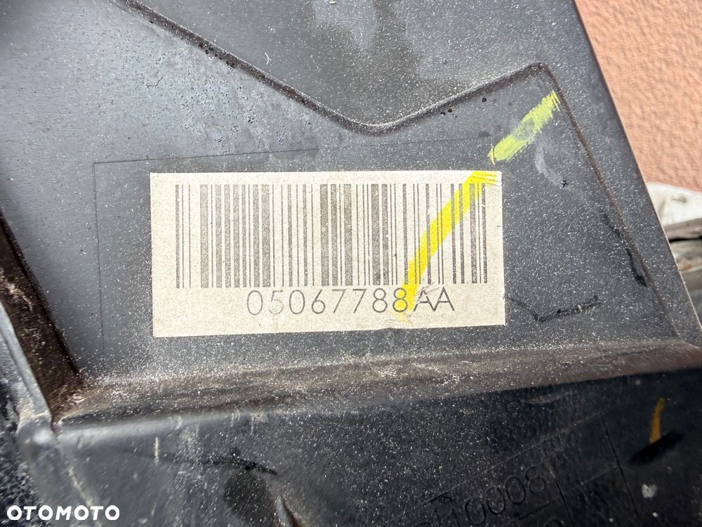 Lampa przednia FIAT FREEMONT DODGE JOURNEY PRAWA EUROPA ORYGINALNA - 4